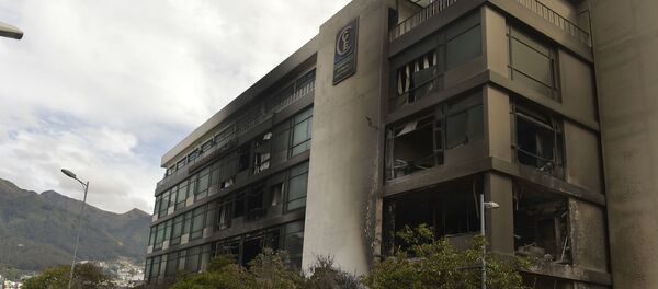 La Contraloría General de Ecuador afectada por un incendio - Sputnik Mundo