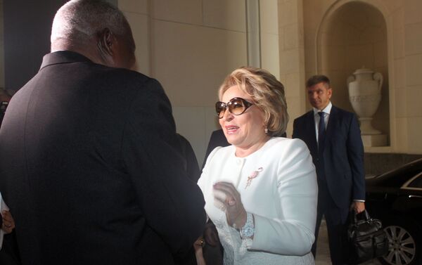 El presidente del parlamento cubano, Esteban Lazo, recibe a la presidenta del Consejo de la Federación de Rusia, Valentina Matvienko, en La Habana  - Sputnik Mundo