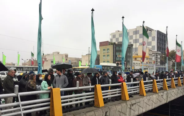Protestas en Irán contra el aumento del precio de la gasolina Protestas en Irán contra el aumento del precio de la gasolina - Sputnik Mundo