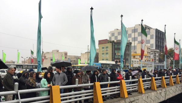 Protestas en Irán contra el aumento del precio de la gasolina Protestas en Irán contra el aumento del precio de la gasolina - Sputnik Mundo