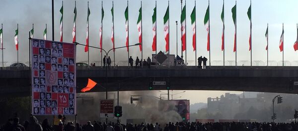 Protestas en Irán contra el aumento del precio de la gasolina - Sputnik Mundo