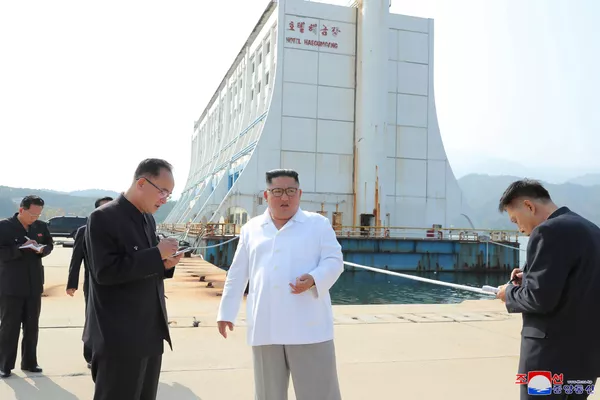 No solo pruebas de misiles: Kim Jong-un visita un balneario en construcciónNo solo pruebas de misiles: Kim Jong-un visita un balneario en construcción No solo pruebas de misiles: Kim Jong-un visita un balneario en construcciónNo solo pruebas de misiles: Kim Jong-un visita un balneario en construcción - Sputnik Mundo