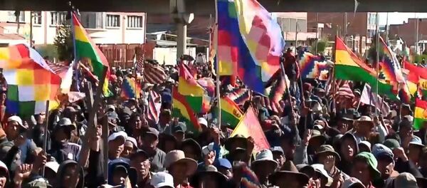 Manifestantes indígenas bloquean una refinería de petróleo cerca de La Paz - Sputnik Mundo