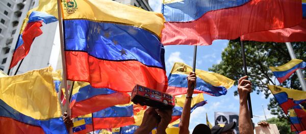 Banderas venezolanas (archivo) - Sputnik Mundo