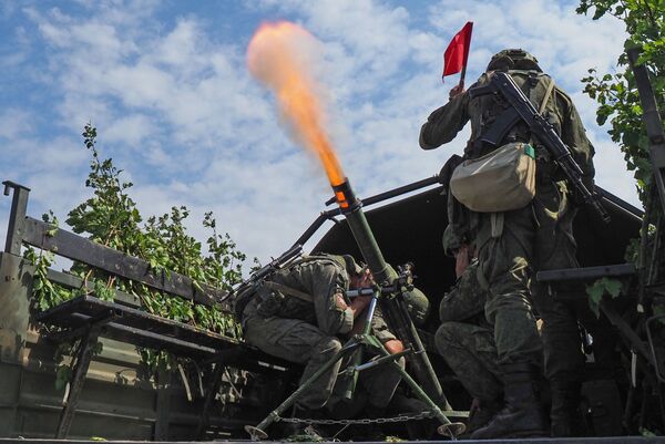 ¿Cómo funcionan las armas rusas más simples, potentes y destructivas? | Vídeos - Sputnik Mundo