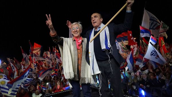 Graciela Villar y Daniel Martínez - Sputnik Mundo