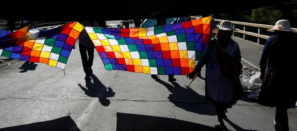 Los bolivianos con Wiphala - Sputnik Mundo