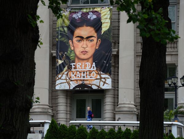 Frida Kahlo, la pintora latinoamericana más admirada en el mundo - Sputnik Mundo