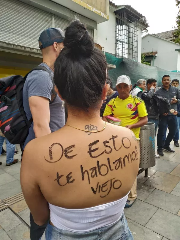 Las imágenes del paro en Bogotá que marcaron el histórico 21N en Colombia Las imágenes del paro en Bogotá que marcaron el histórico 21N en Colombia - Sputnik Mundo