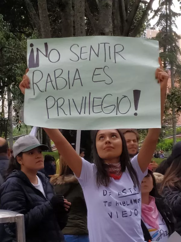 Las imágenes del paro en Bogotá que marcaron el histórico 21N en Colombia Las imágenes del paro en Bogotá que marcaron el histórico 21N en Colombia - Sputnik Mundo