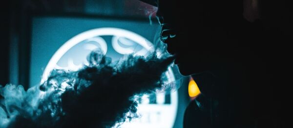 Vapeo (imagen referencial) - Sputnik Mundo