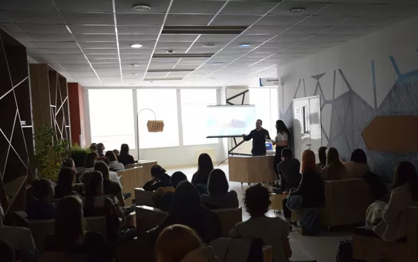 Dando clase Dando clase - Sputnik Mundo
