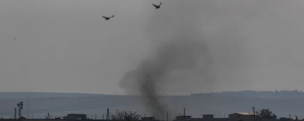 Humo en la ciudad siria de Tel Abiad (Archivo) - Sputnik Mundo