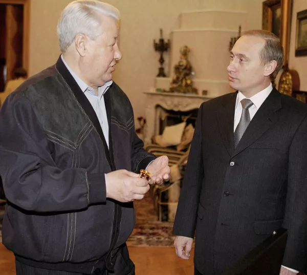 El día que Putin quiso dejar su trabajo en el Kremlin El día que Putin quiso dejar su trabajo en el Kremlin - Sputnik Mundo