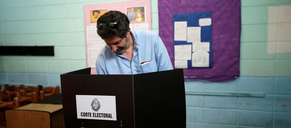 Segunda vuelta de las elecciones presidenciales en Uruguay - Sputnik Mundo