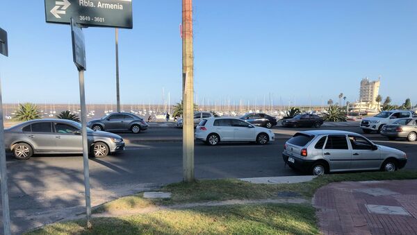 El atardecer de un domingo de primavera en la Rambla Armenia y el Puertito de Buceo, en Montevideo. - Sputnik Mundo