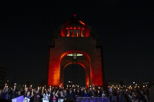 Ciudad de México conmemora con una velada a las víctimas de feminicidio - Sputnik Mundo