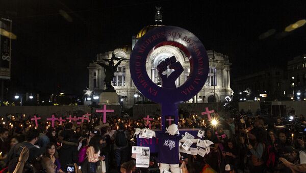 Ciudad de México conmemora con una velada a las víctimas de feminicidio - Sputnik Mundo