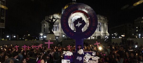 Ciudad de México conmemora con una velada a las víctimas de feminicidio - Sputnik Mundo