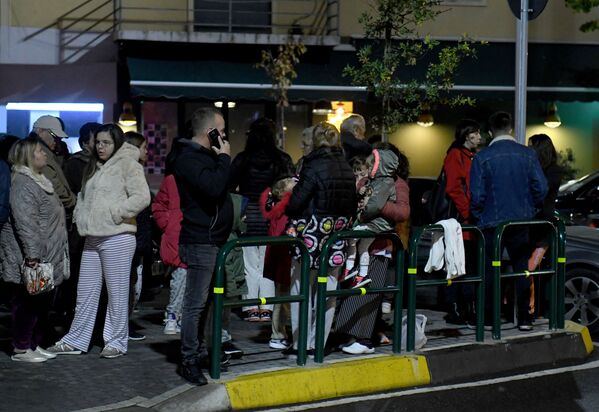 El fuerte terremoto en Albania, en imágenes - Sputnik Mundo