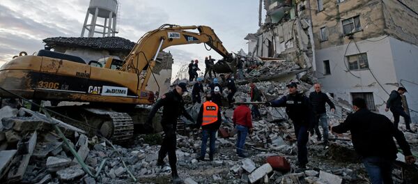 Последствия землетрясения в Албании. 26 ноября 2019 - Sputnik Mundo