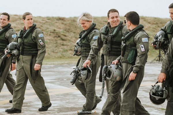 Los aviones de combate de una de las primeras pilotas de guerra de América Latina - Sputnik Mundo