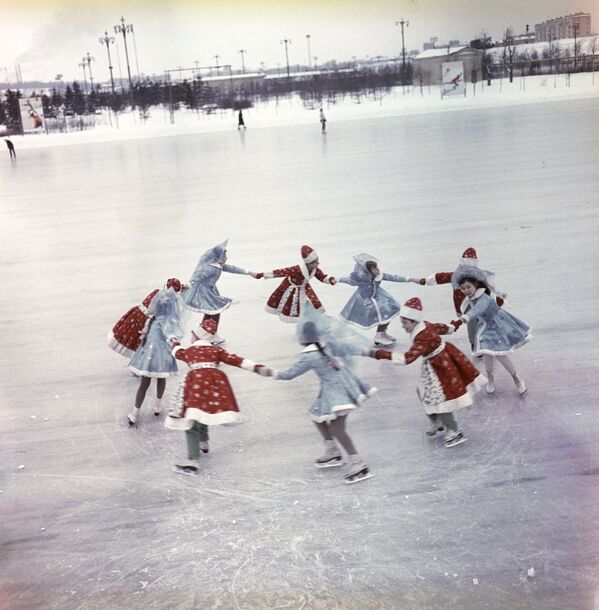 Cómo la URSS celebraba su fiesta favorita, la Nochevieja - Sputnik Mundo