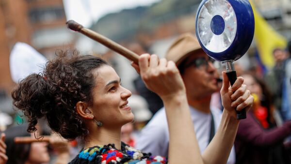 Cacerolazo en Colombia (archivo) - Sputnik Mundo