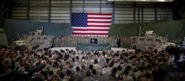 El presidente de EEUU, Donald Trump, en la Base Aérea de Bagram en Afganistán - Sputnik Mundo