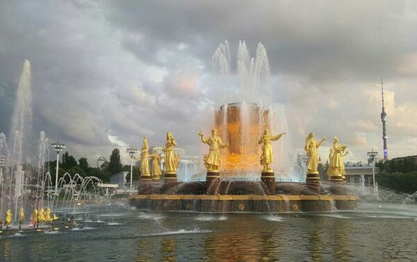 Fuente 'Amistad de los Pueblos' en VDNJ, Moscú  - Sputnik Mundo
