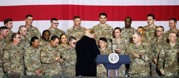 El presidente de EEUU, Donald Trump en Afganistán - Sputnik Mundo