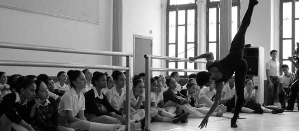 Una instantánea registrada por Darian Vólkova en la Escuela Nacional de Ballet de Cuba - Sputnik Mundo