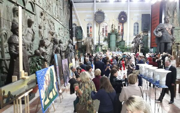 En la exposición - Sputnik Mundo