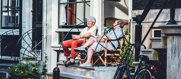 Dos ancianos (imagen referencial) - Sputnik Mundo