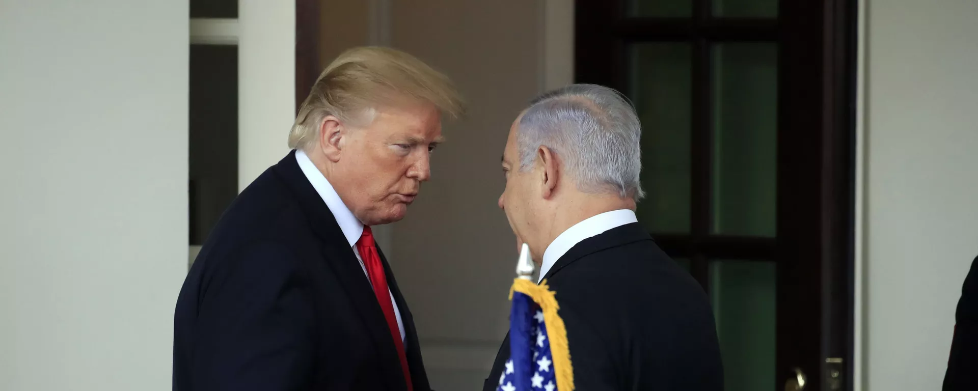 El presidente de Estados Unidos, Donald Trump, y el primer ministro de Israel, Benjamín Netanyahu - Sputnik Mundo, 1920, 14.01.2025