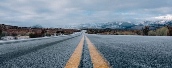 Una carretera (imagen referencial) - Sputnik Mundo