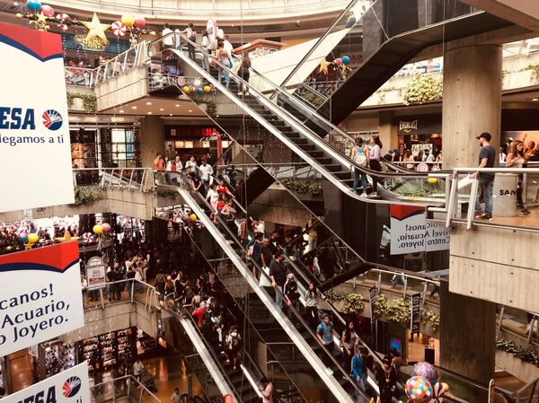 La Venezuela consumista llegó para quedarse: el fenómeno de la dolarización - Sputnik Mundo