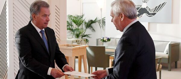 El presidente de Finlandia, Sauli Niinisto, con el primer ministro, Antti Rinne - Sputnik Mundo