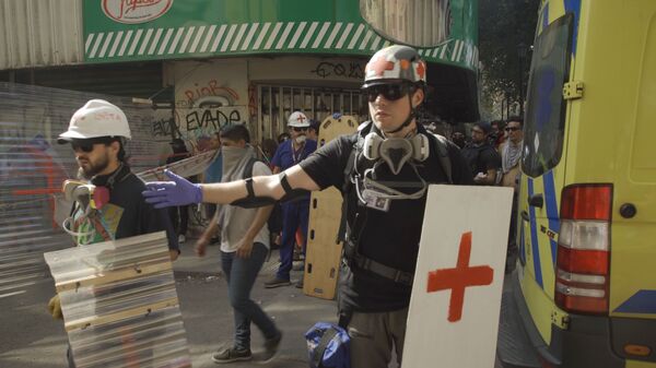 Piquetes sanitarios: otra forma de protesta en las manifestaciones sociales en Chile Piquetes sanitarios: otra forma de protesta en las manifestaciones sociales en Chile - Sputnik Mundo