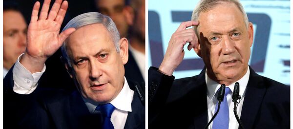 El primer ministro israelí en funciones, Benjamín Netanyahu, y el líder de la coalición Azul y Blanco, Benny Gantz - Sputnik Mundo