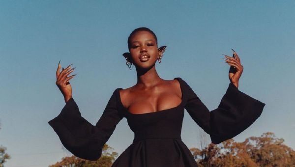 Adut Akech, modelo australiana Adut Akech, modelo australiana - Sputnik Mundo