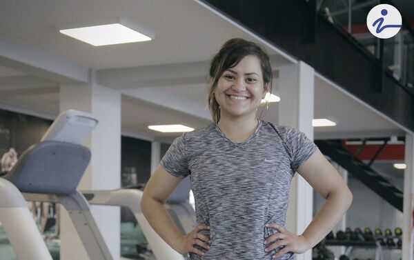 Mujer con prótesis de Ortopedia Bernat - Sputnik Mundo