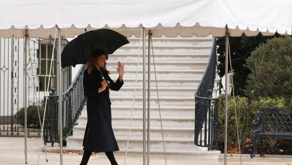 Melania Trump antes de partir hacia la Cumbre de líderes de la OTAN a celebrarse en Watford, Reino Unido Melania Trump antes de partir hacia la Cumbre de líderes de la OTAN a celebrarse en Watford, Reino Unido - Sputnik Mundo
