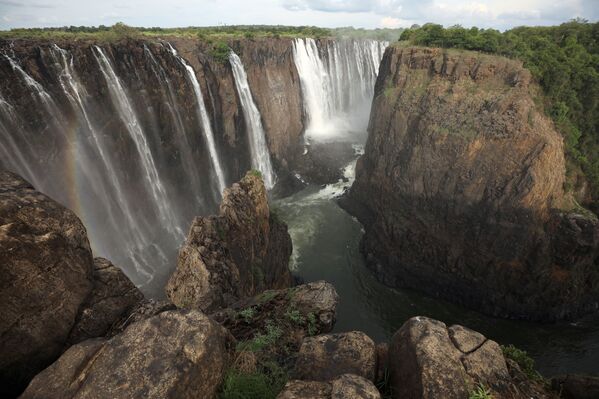 Las Cataratas Victoria, una joya de la naturaleza a punto de desaparecer
 - Sputnik Mundo