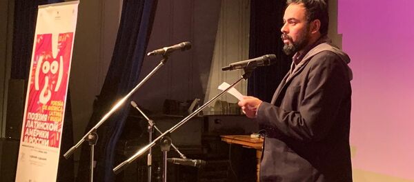Alí Calderón en la XI edición del Festival internacional 'Bienal de Poesía en Moscú' - Sputnik Mundo