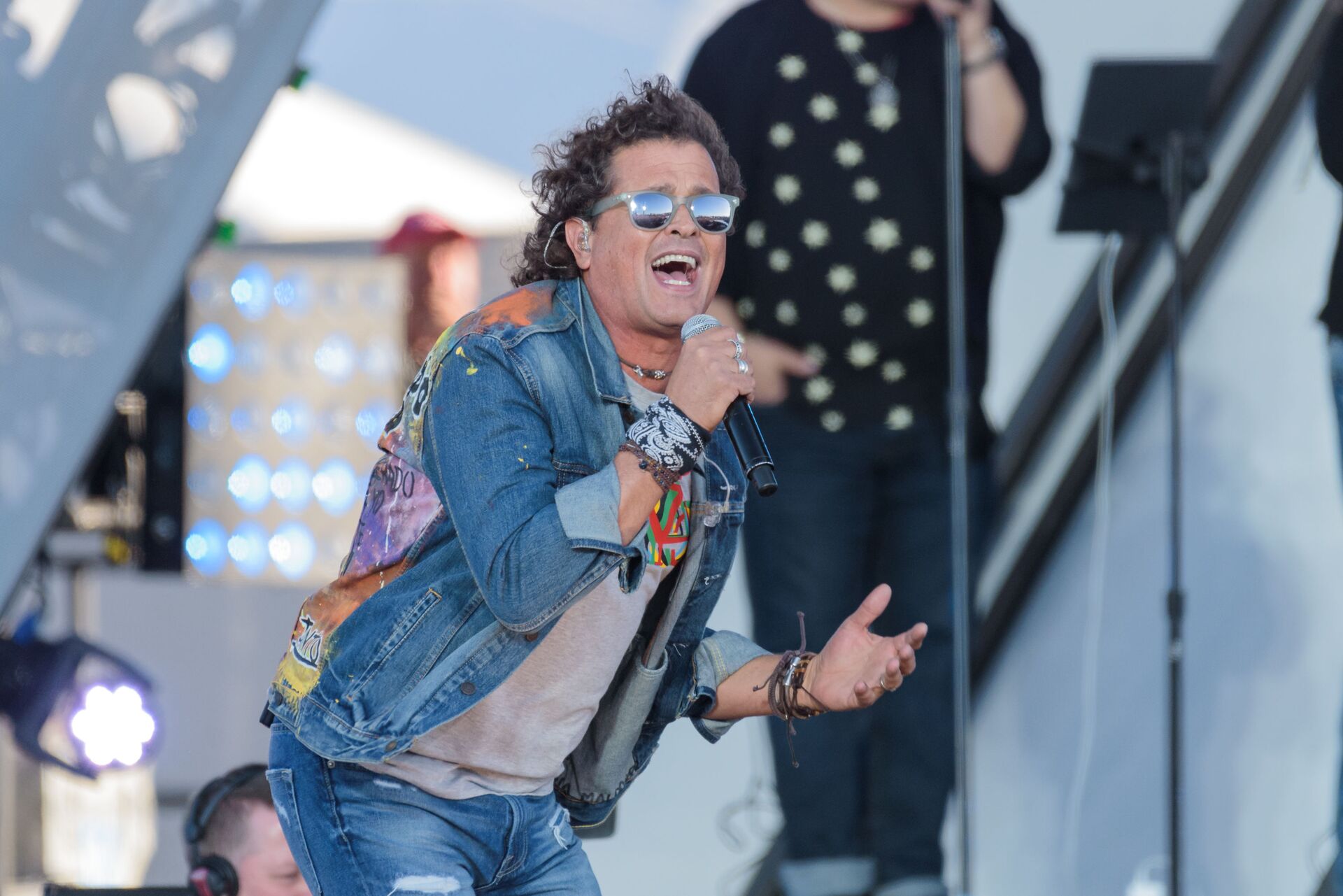 El cantante colombiano Carlos Vives durante un concierto - Sputnik Mundo, 1920, 13.08.2021