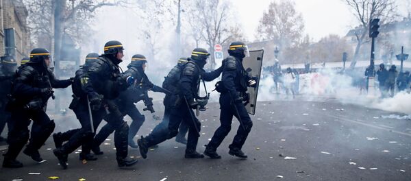 Protestas en París - Sputnik Mundo