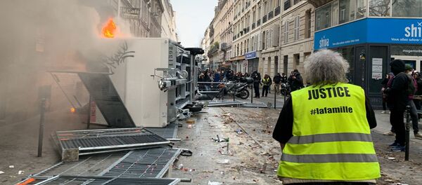 Protestas por la reforma de las pensiones en Francia - Sputnik Mundo
