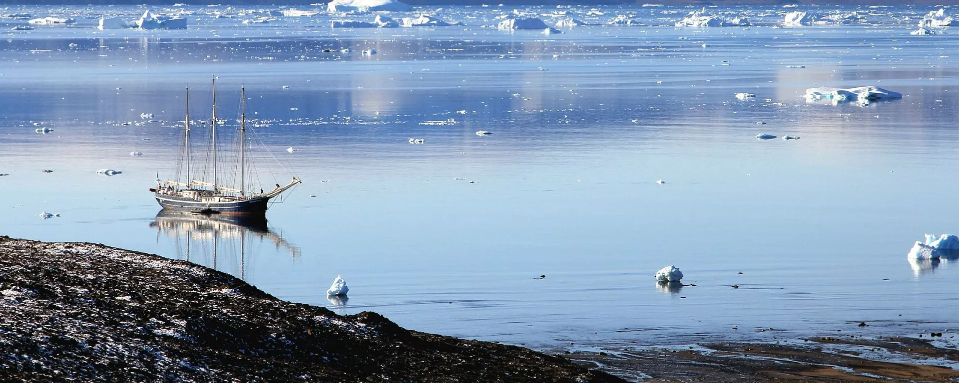 Lago en Groenlandia - Sputnik Mundo, 1920, 24.12.2024