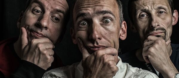 Tres hombres (imagen referencial) Tres hombres (imagen referencial) - Sputnik Mundo